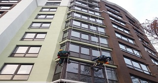 Установка крыши на балкон Можга цена от 1051 руб. м/2.